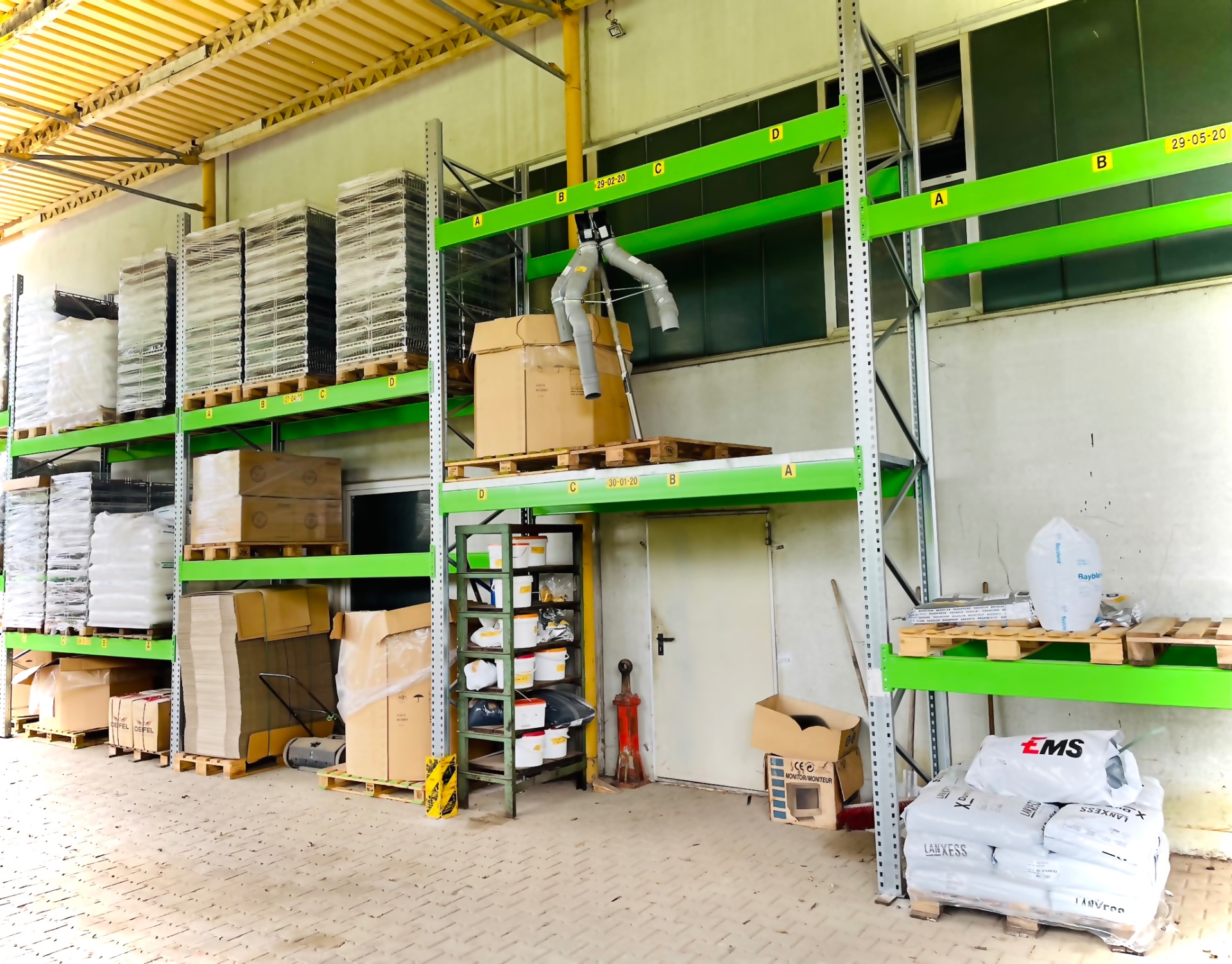 Materiallager mit Rohgranulaten
